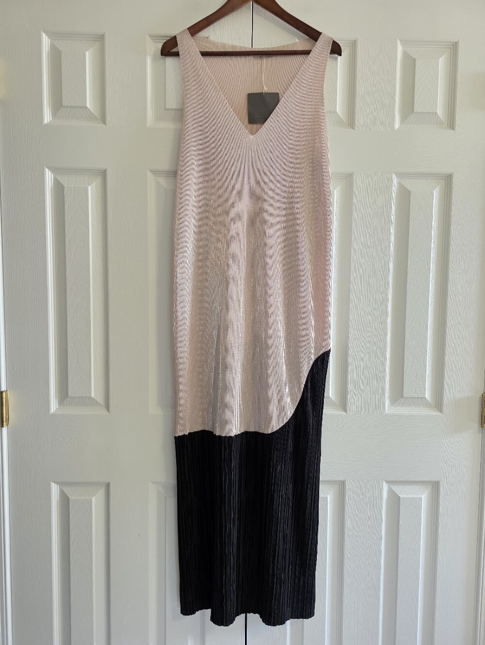 Zara Blush Pink and Black Sleeveless V-Neck Maxi Dress